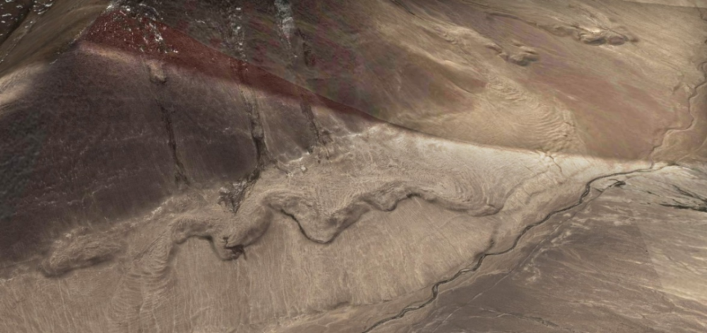 蠕动的大地融冻泥流