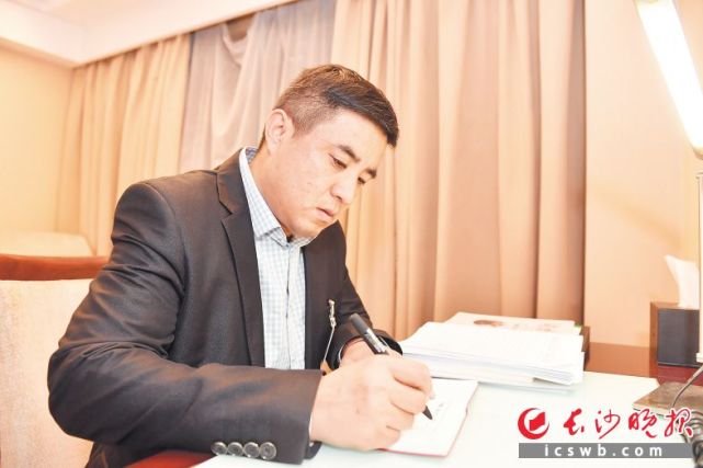 省人大代表龙卫国建议:加快产业链核心技术突破步伐 将长沙打造成"新