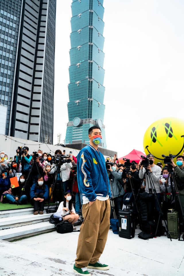 nickthereal周汤豪全新专辑reallife销售夺冠