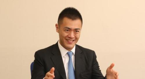 北大校董刘鸣炜上非诚勿扰惨遭灭灯主持人他爸有165亿