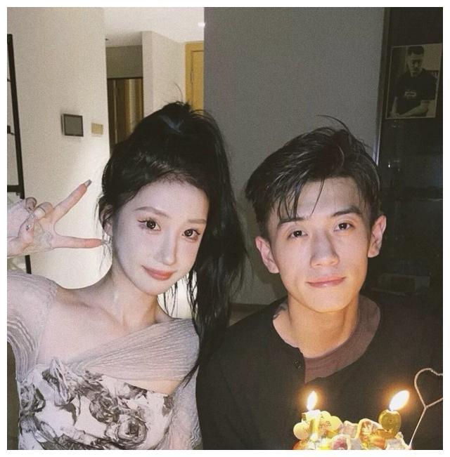 网红真有钱薛小婉晒生日红包约20万凡尔赛人情世故要还的