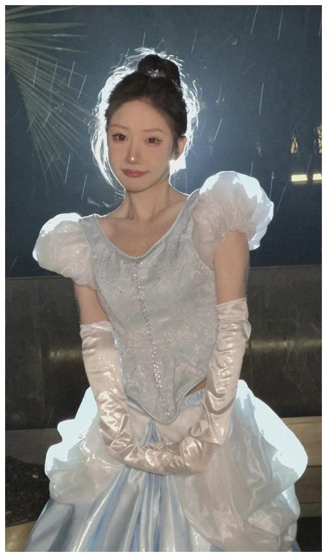 薛小婉晒生日红包约20万,凡尔赛:人情世故,要还的