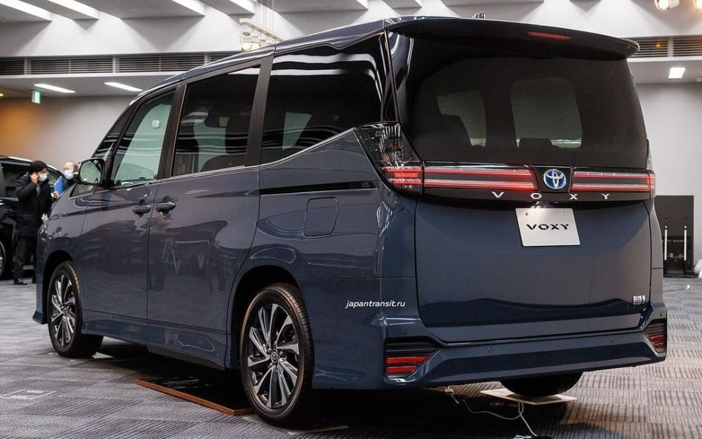 丰田mpv的新选择落地15万七座电动门酷似缩小版埃尔法