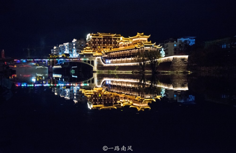 福建長汀和鳳凰古城齊名的千年古城這裡的夜景好迷人