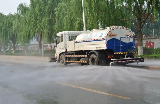 为啥说洒水车成马路公敌车主喊话弊端太多打心眼里抗拒