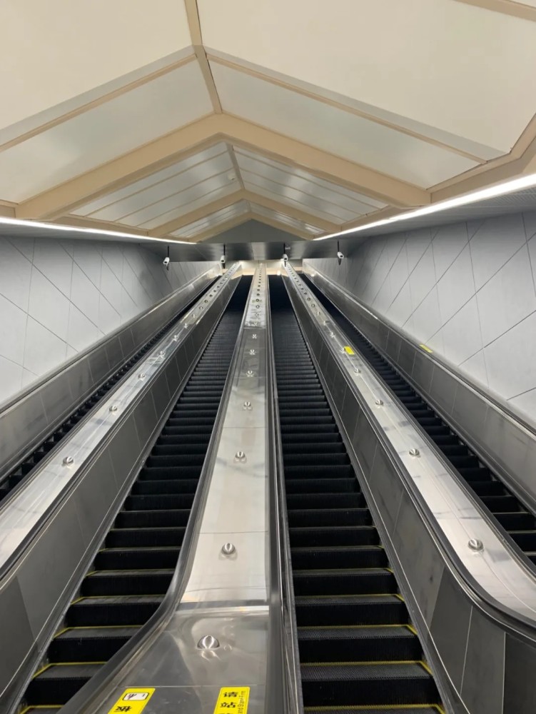 武汉地铁三大超长手扶电梯,你坐过几个?_腾讯新闻