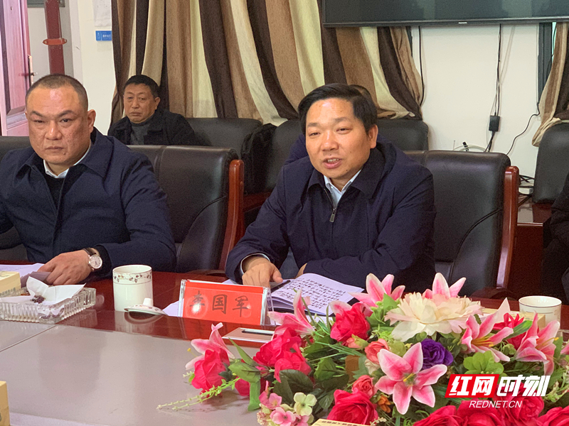 体育精神燃药都湖南举重队走进邵东廉桥