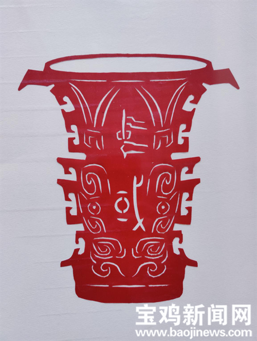 虎妞来了宝鸡凤翔艺人巧手剪纸迎新春