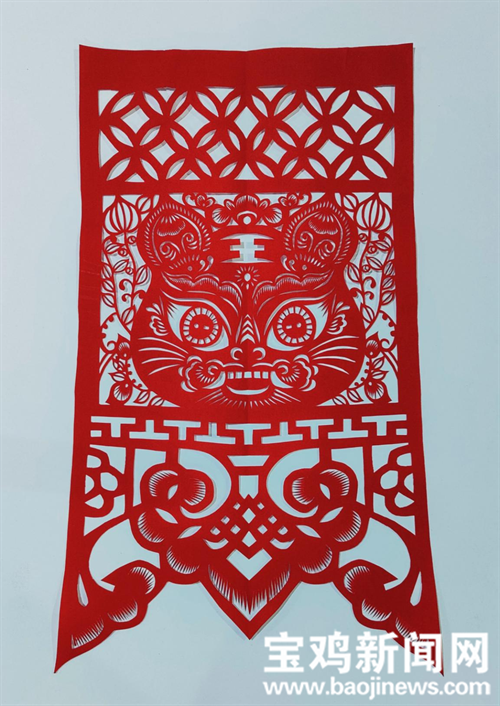 宝鸡凤翔艺人巧手剪纸迎新春