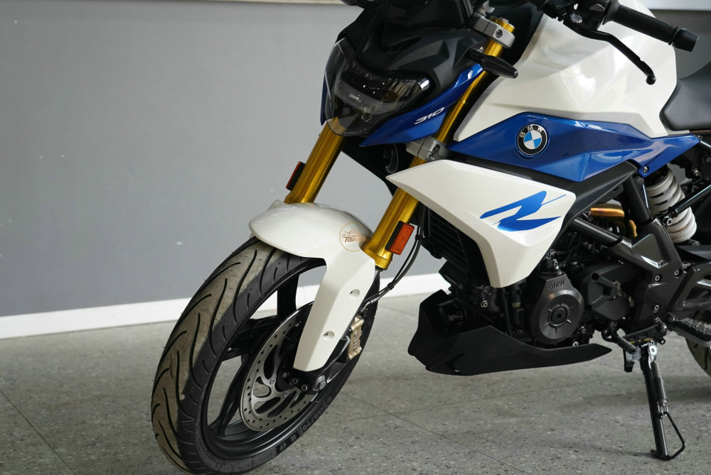 年轻人的第一台bmw机车宝马g310r新款到店实拍