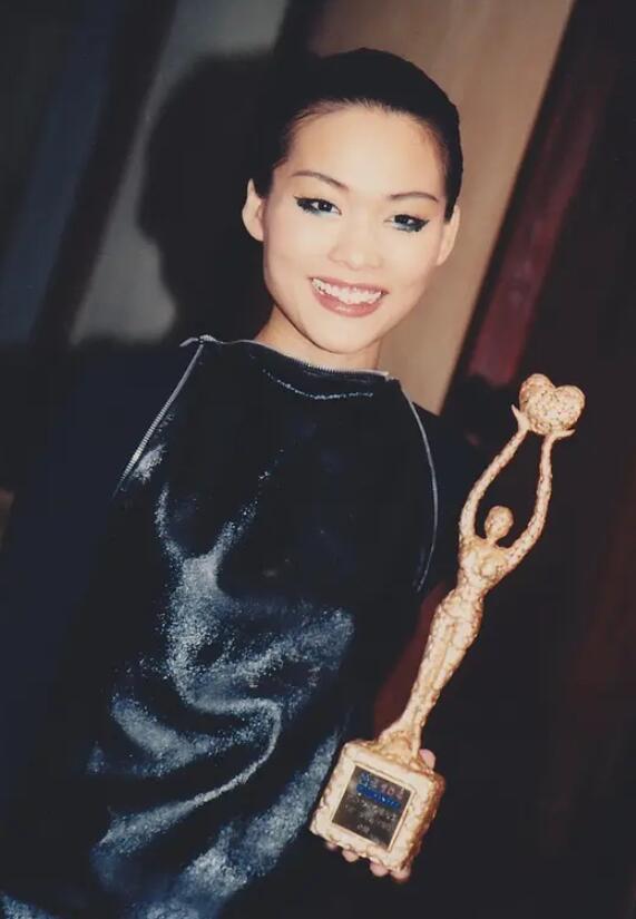 两个男人,把她送入精神病院,家人卷走财产,许美静的一生太悲哀插图14