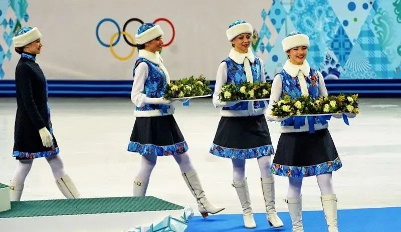 2014年索契冬季奥运会的礼服长这样2018平昌冬奥会的礼仪服长这样今年
