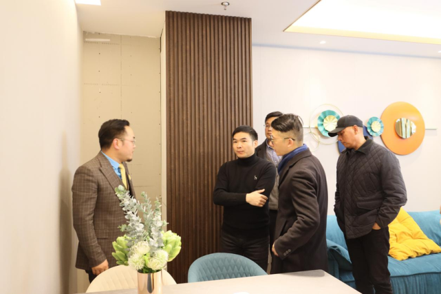 艺术顾问曹峰,汉光投资余佩,田岛定制宫铭,卜邸家居王桌,地暖系统雷宁