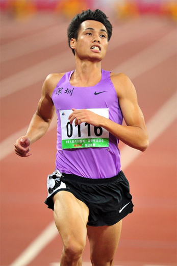 中国第一位百米冠军17岁创下10秒35最佳天赋不输苏炳添