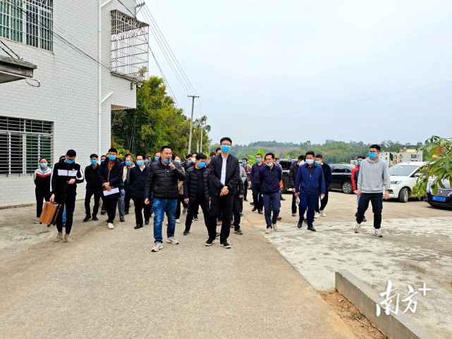 高州石板镇力促农村人居环境整治提质提速