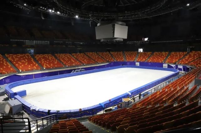 青岛国信体育馆滑冰场图片