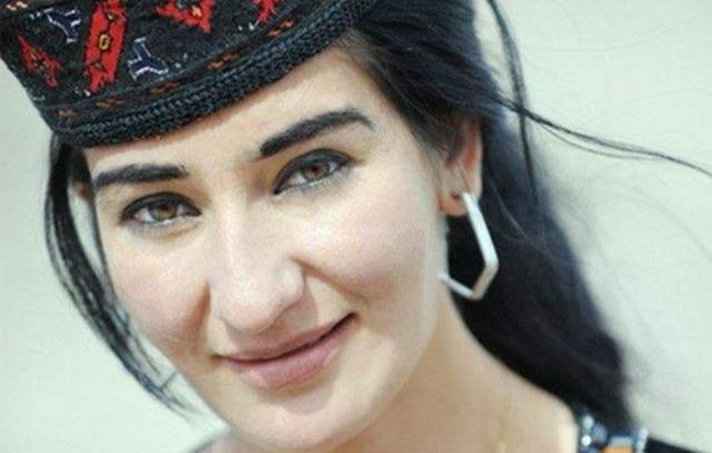 我国一县位于四国交界是中国唯一的白人民族美女如云风景如画