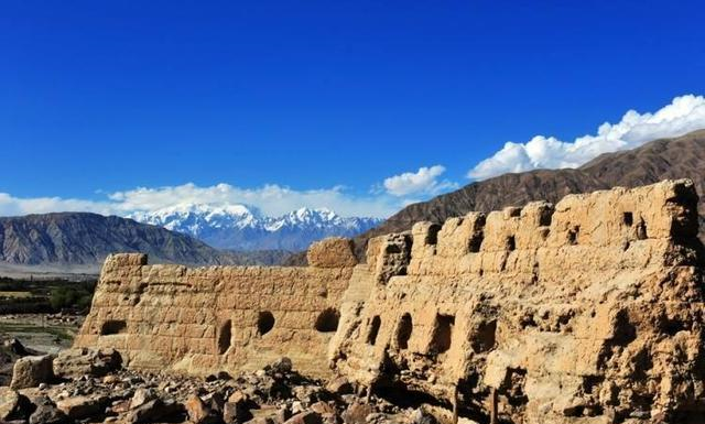除了石头城,公主堡也是当地人极力