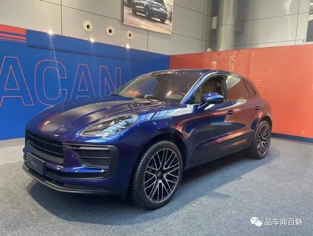 "小卡宴"再改款,新款保时捷macan到店,前脸黑化,运动感增强