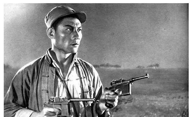 他是银幕硬汉扮演李向阳威名传四方78岁逝世一无所有地走了