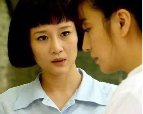 可是许亚军太喜新厌旧,后来拍摄《风荷怨》时与何晴擦出了火花.