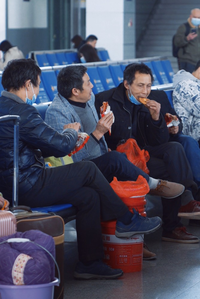 2022春运开启九张特写记录回家的路