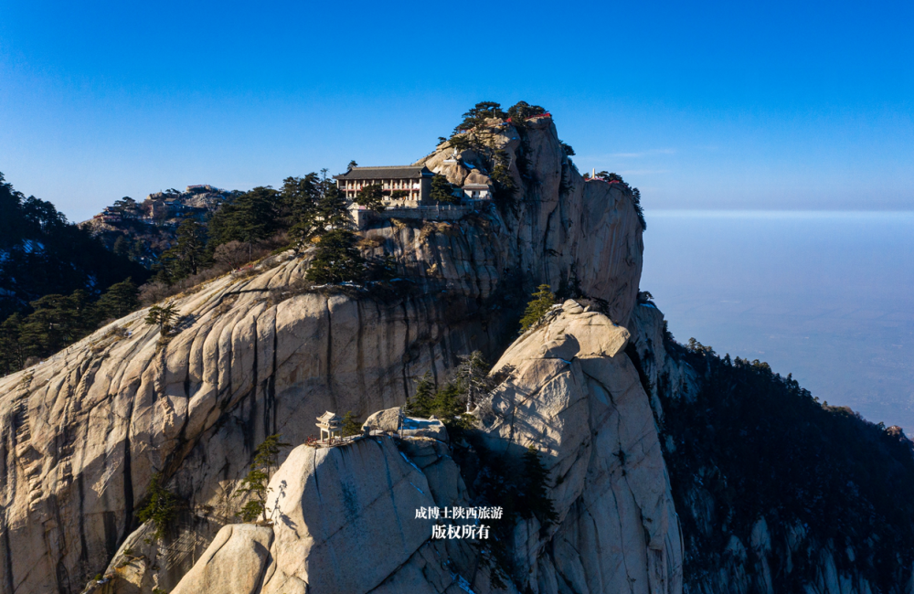 2800米高空航拍华山,天下第一险的西岳,在高空真的像朵花