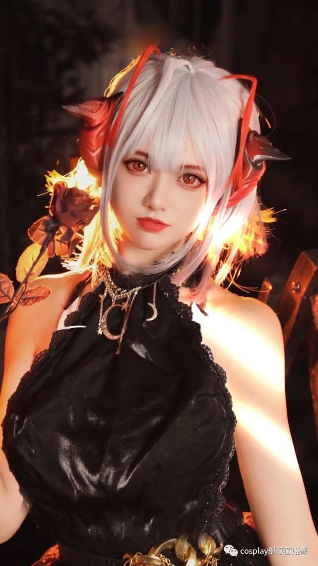 cos:明日方舟w小姐姐@目白鹿