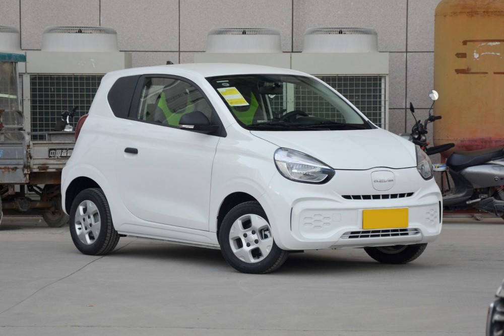 不到5万元配主副气囊四座布局续航302km实拍科莱威clever