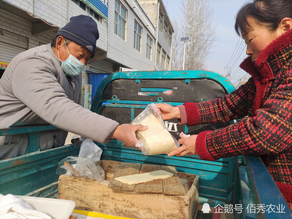 农村老人谈地锅豆腐,为啥说城里卖的是"赝品",自己的才正宗?