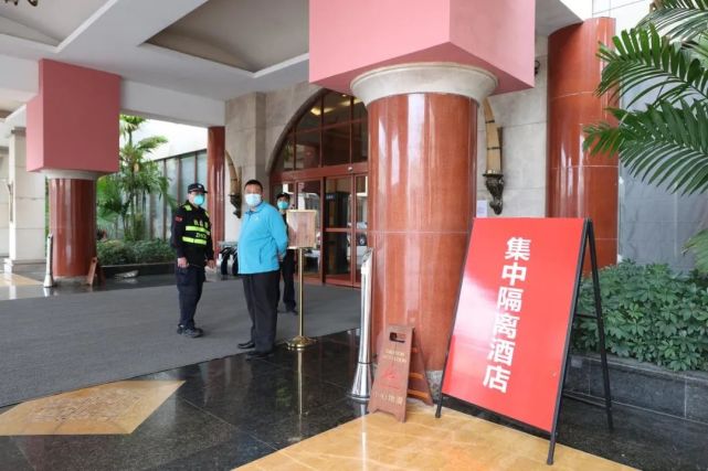 海泉湾大酒店,维也纳国际酒店等地,现场听取了核酸检测采样点,隔离