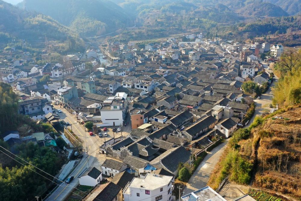 浙江省宁波市宁海县龙宫村潭深不见底犹如水晶宫