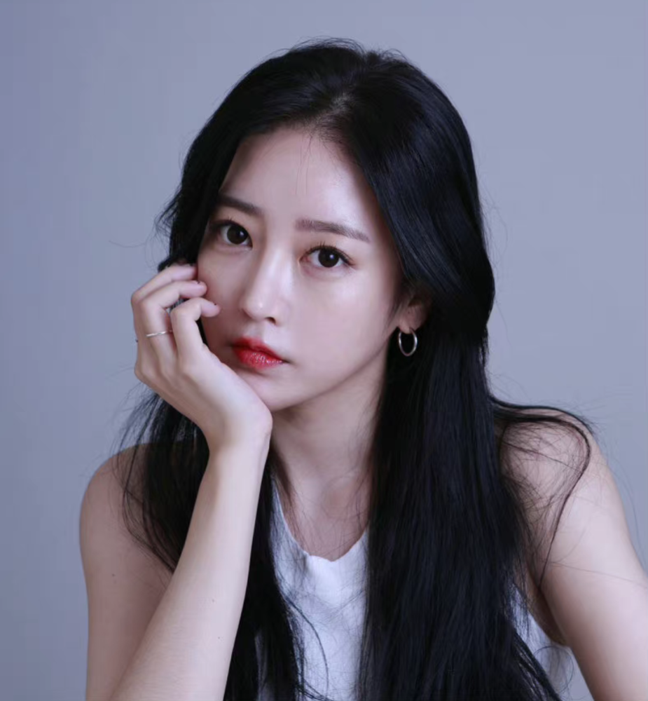 继朴信惠之后tara前成员朴素妍主动公开婚讯男方小九岁