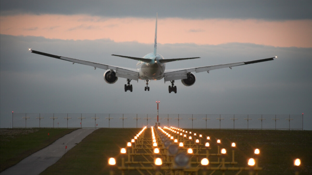 飞机上也有红绿灯?这些灯具体是用来干嘛的?原来作用这么大_腾讯新闻