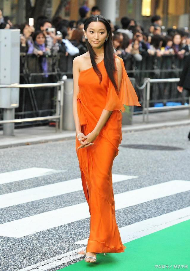 渡边杏将带三个孩子移民巴黎,不是远离渣前夫,而是为实现梦想