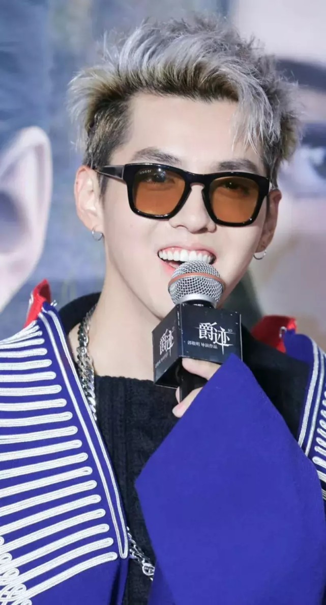 牢饭太好吃 吴亦凡暴肥惊现双下巴?