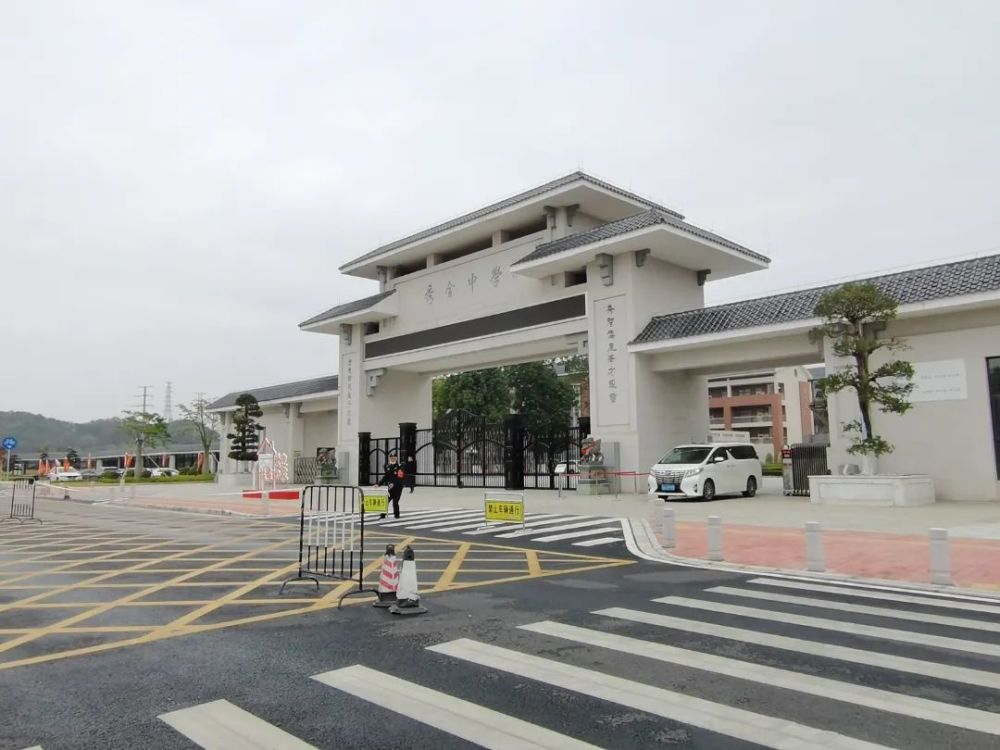 秀全中学新校区周边多条道路焕然一新_腾讯新闻