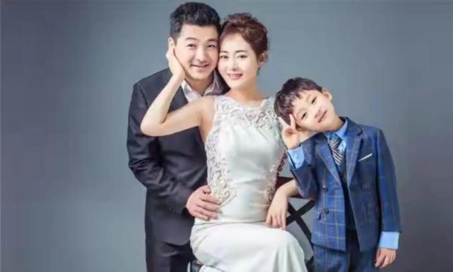 知名演员国丽娜:嫁初恋老公齐奎,恩爱二十多年生两子,幸福美满