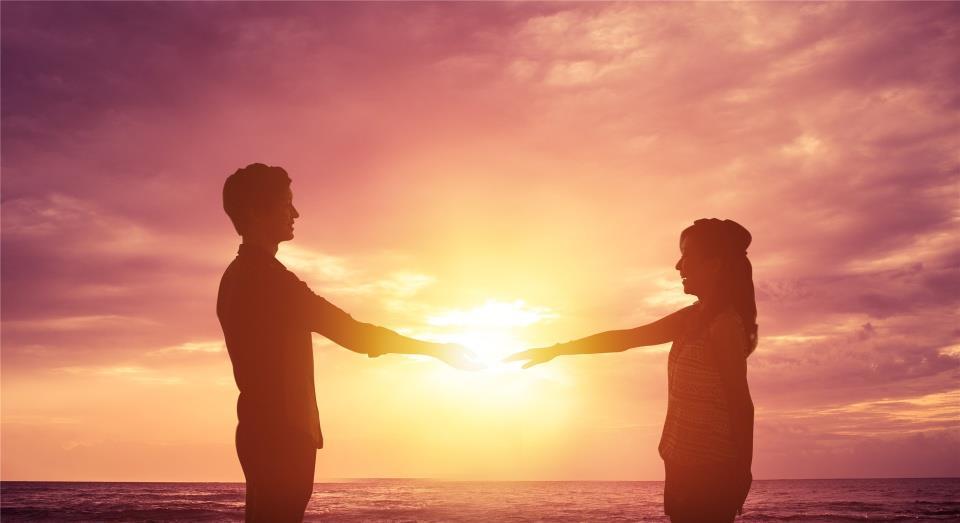 心理学男女之间会不会发生爱情关系第一次见面就能决定