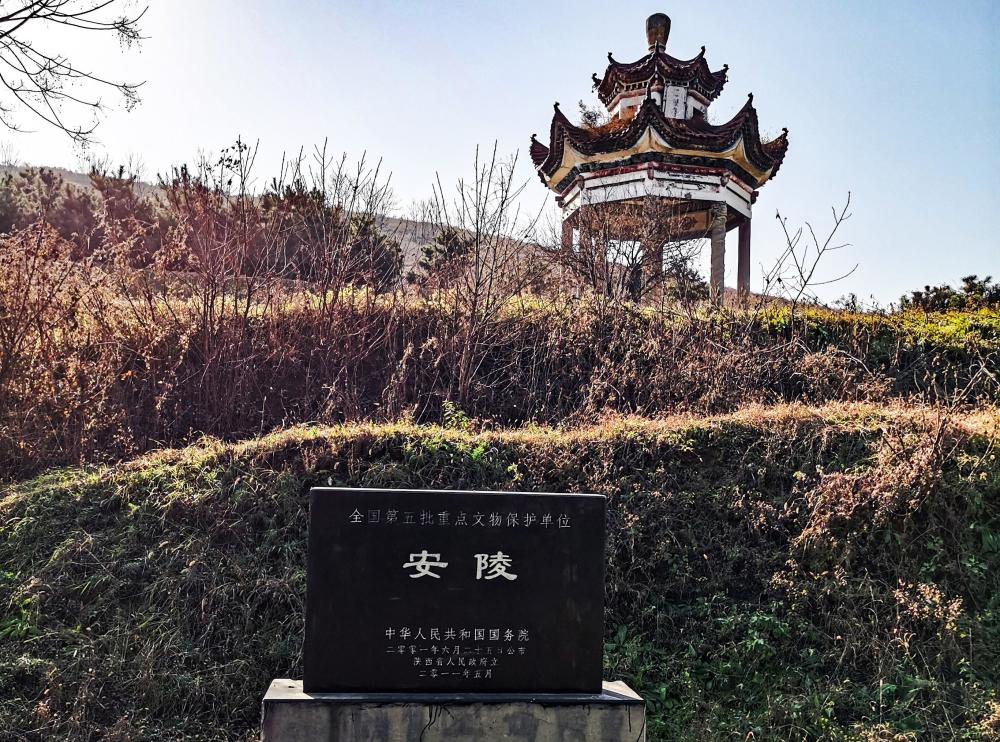 汉惠帝刘盈,憎恶生母残暴专权,23岁抑郁而亡,所葬安