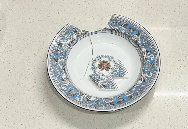 由打碎的千元盘子窥见参差世界的平等价值