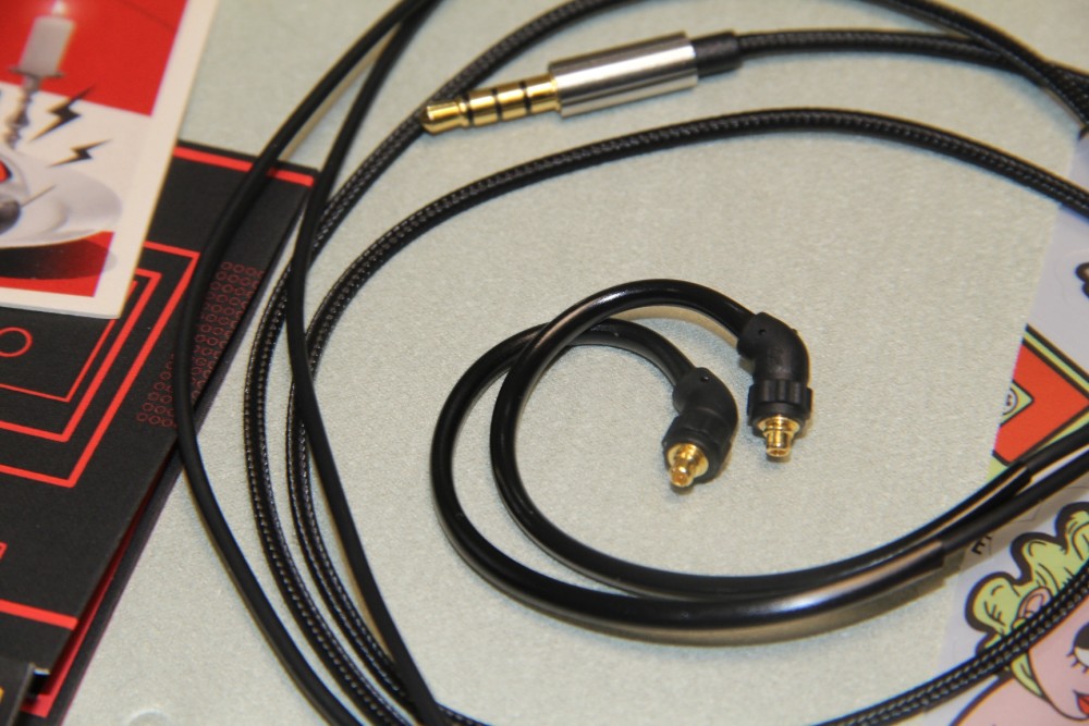 复古潮流的时尚耳机——分贝耳机monroe双动圈耳机