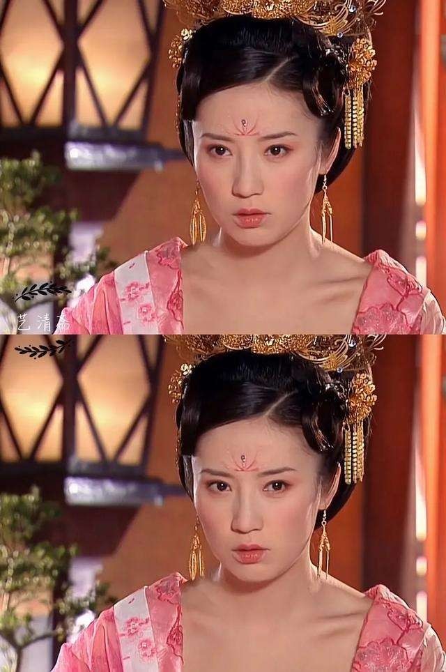 43岁张彤大秀曼妙身材肤白翘臀似少女与章子怡等并称八大金钗