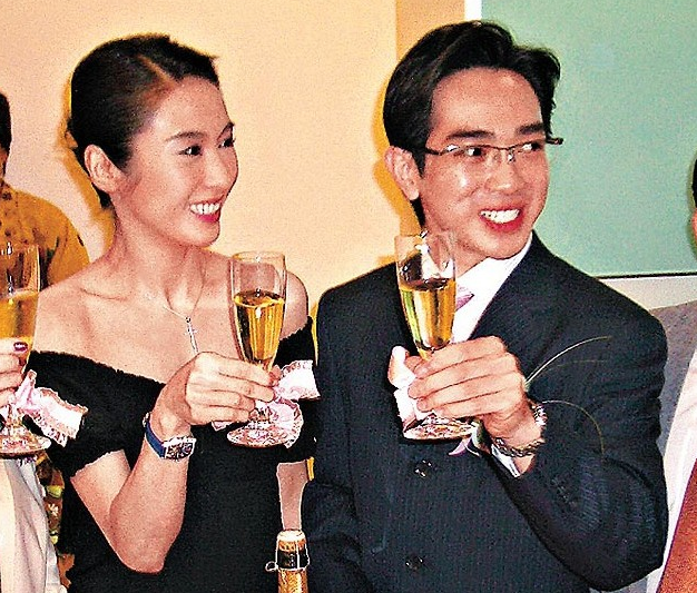 黎姿嫁富商退圈13年,自曝与马廷强感情如初,结婚纪念日收到鲜花