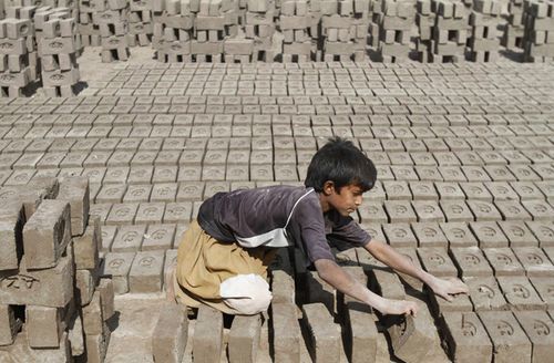 雇用未满16周岁的未成年人从事危重劳动应受什么处罚