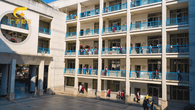 桂林中学初中部双减政策落地有声多项举措绘声绘色