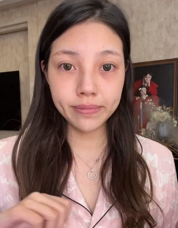 百万网红兜儿素颜撸妆遭老公嘲笑撞脸鲶鱼网友坐等离婚