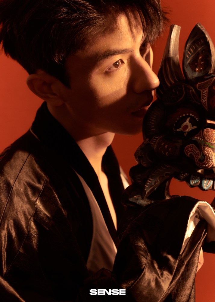 刘畅《sense封面人物》封面释出 厚意迎春傩鼓饯流年_腾讯新闻