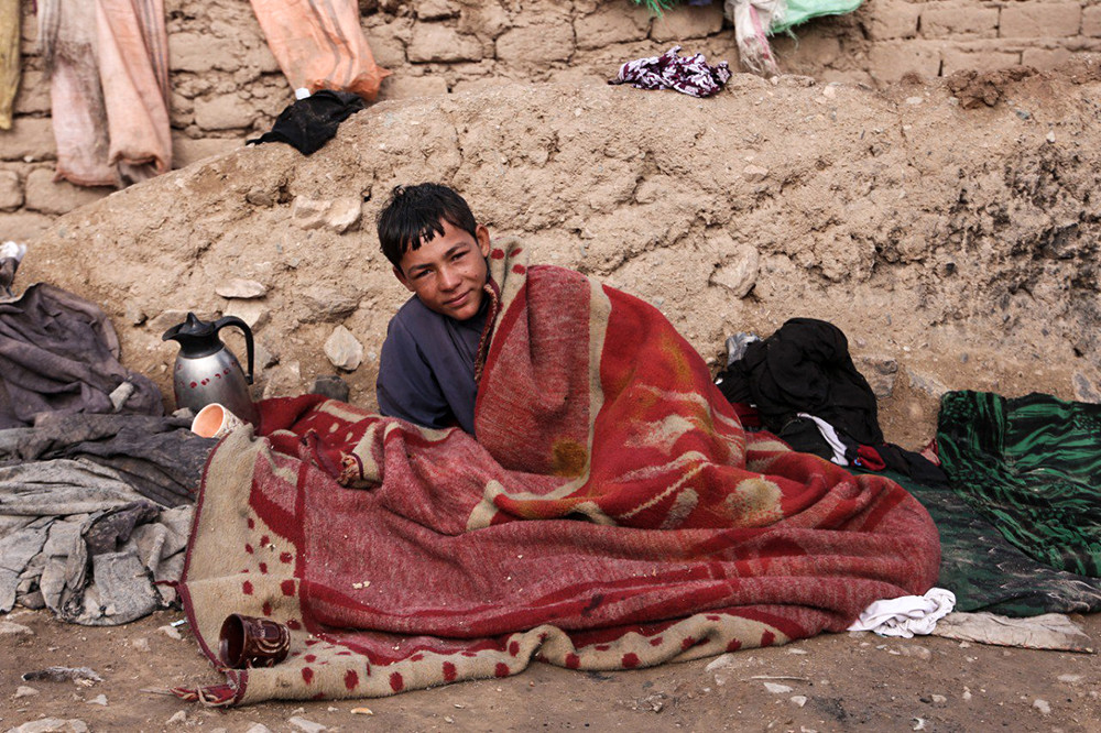 早安·世界｜阿富汗一半人口陷极度饥饿，孩童赤脚单衣度寒冬