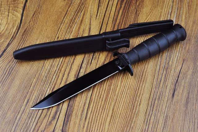 由奥地利格洛克旗下,推出的一种格斗匕首,刀刃材料未知,刀柄采用尼龙